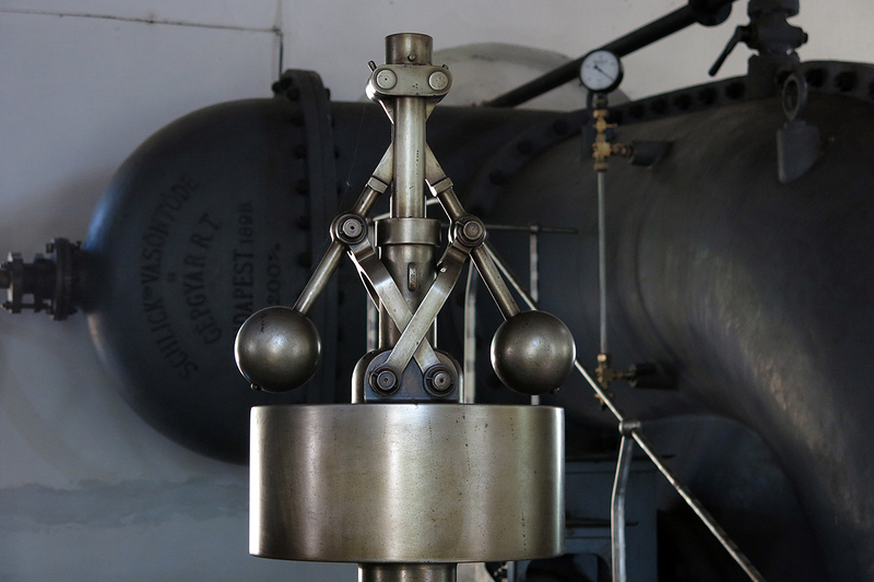 Illustration for article titled Photo Essay: Inside a 120 Year-Old Steam Powered Water Pumping Station
